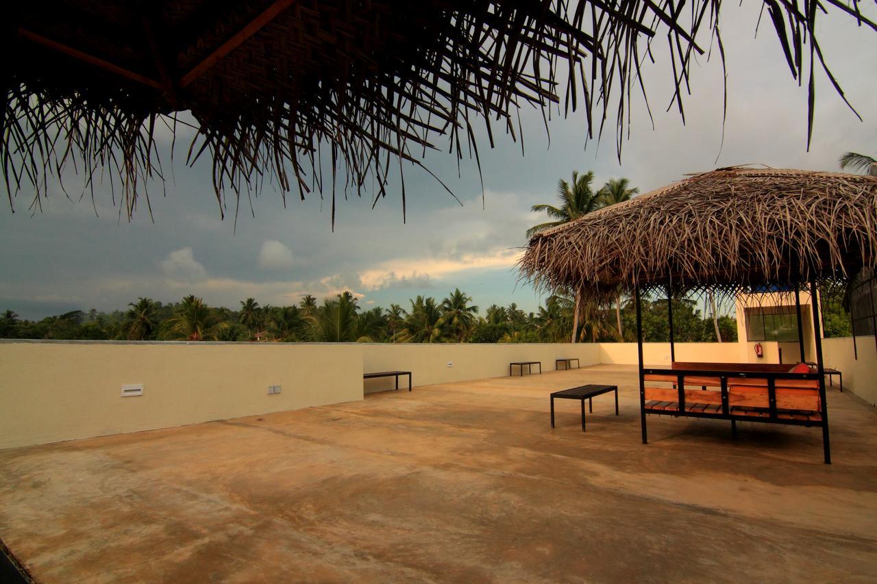 Jj'S Hostel Mirissa Exterior photo
