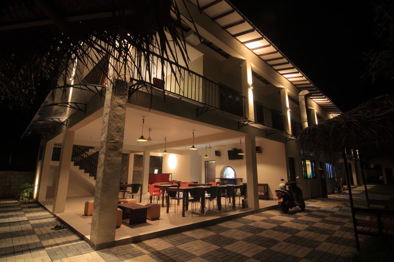 Jj'S Hostel Mirissa Exterior photo