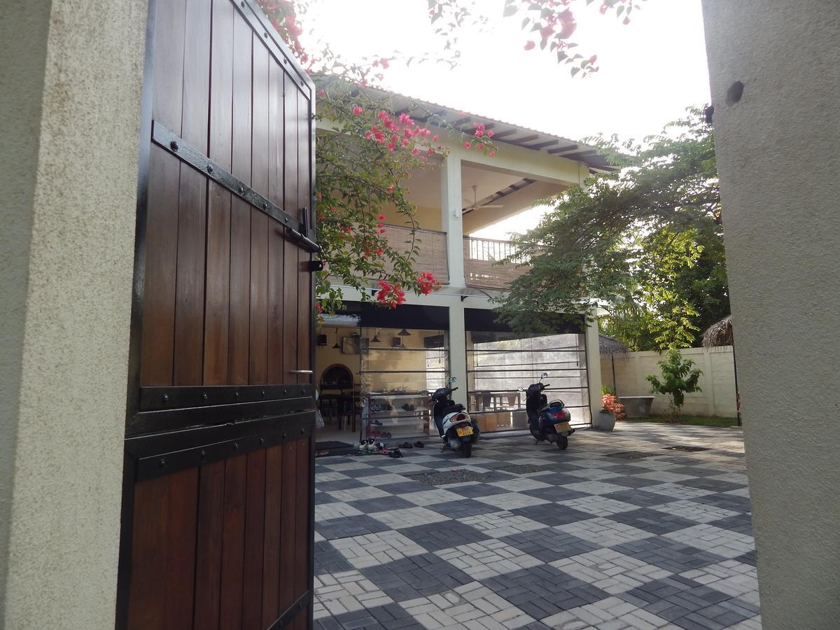 Jj'S Hostel Mirissa Exterior photo